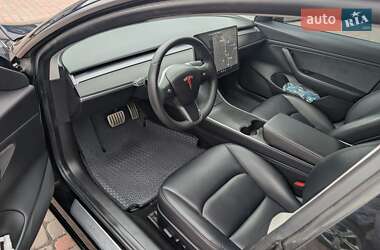 Седан Tesla Model 3 2019 в 