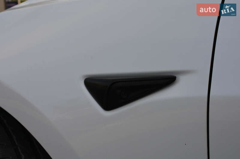 Седан Tesla Model 3 2022 в Самборе