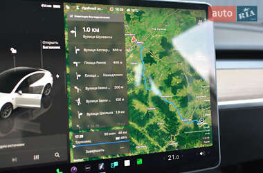 Седан Tesla Model 3 2022 в 