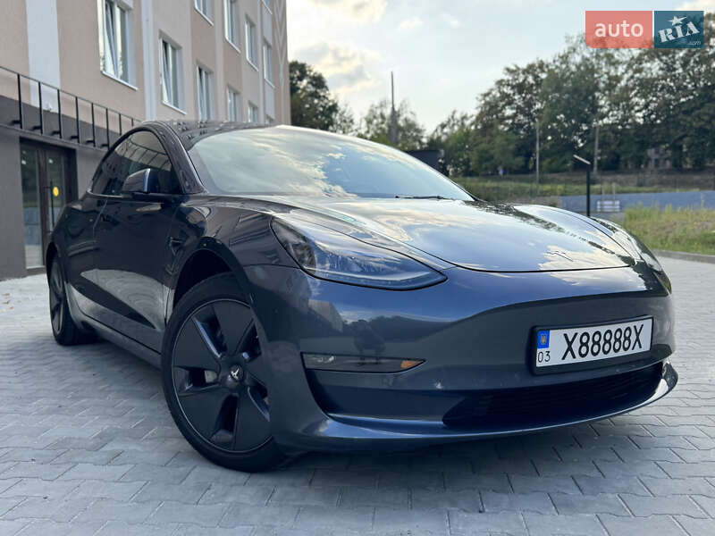 Tesla Model 3 2022