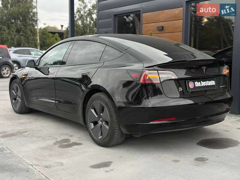 Седан Tesla Model 3 2022 в Рівному