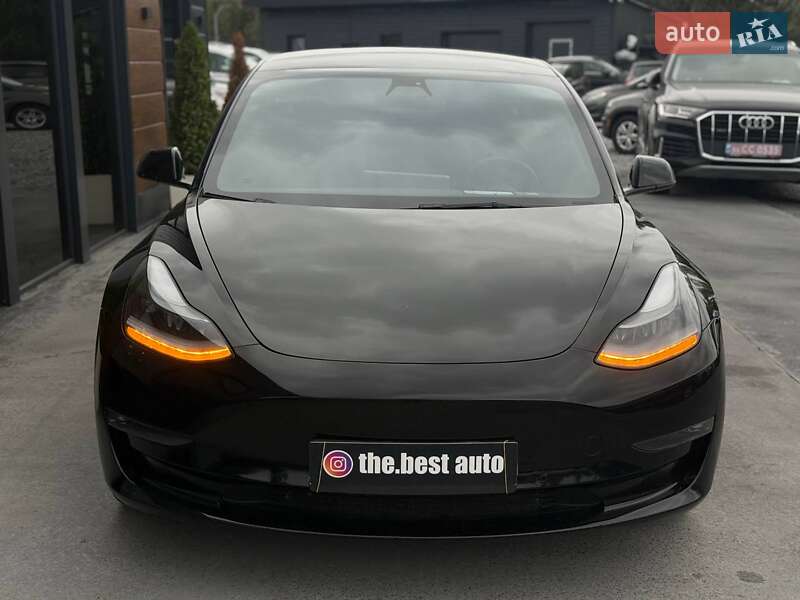 Седан Tesla Model 3 2022 в Рівному