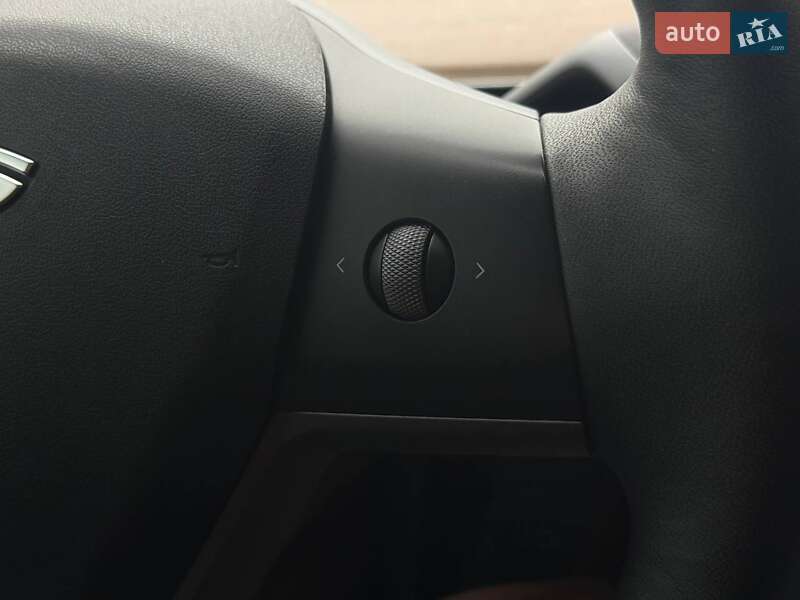 Седан Tesla Model 3 2022 в Рівному