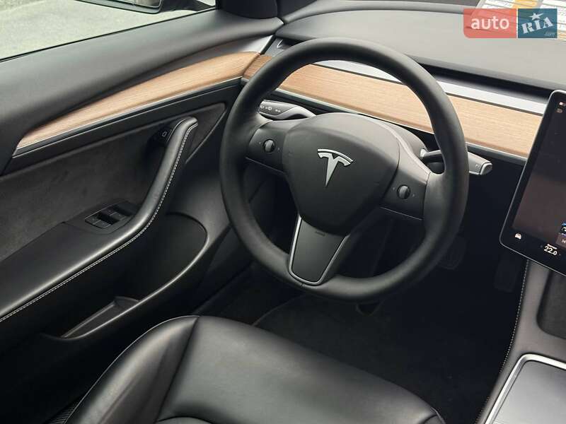 Седан Tesla Model 3 2022 в Рівному