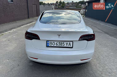 Седан Tesla Model 3 2023 в 