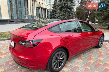 Седан Tesla Model 3 2022 в 