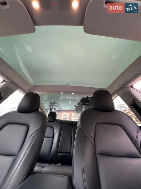 Седан Tesla Model 3 2022 в Одесі