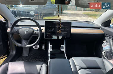 Седан Tesla Model 3 2019 в 