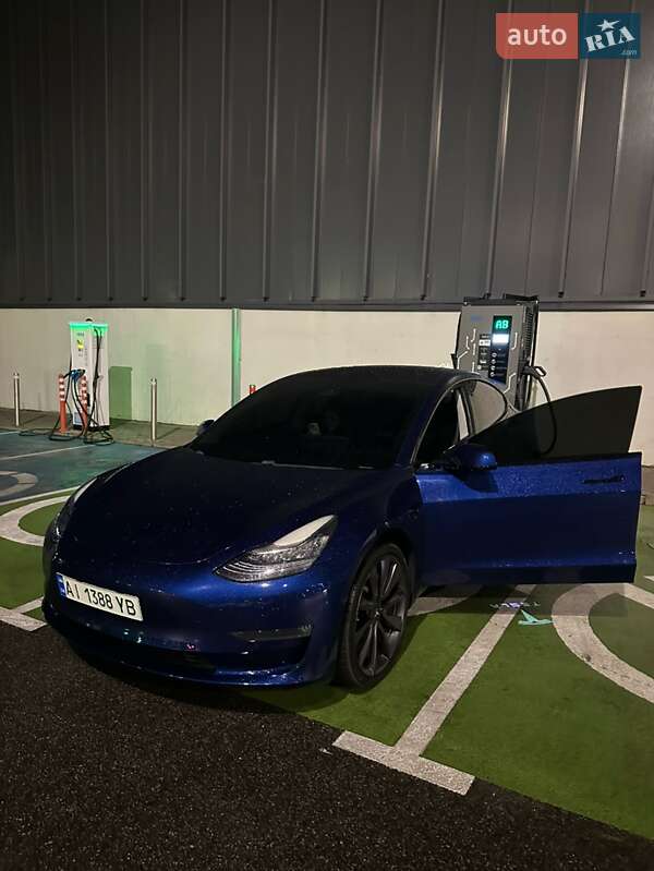 Седан Tesla Model 3 2020 в Білій Церкві