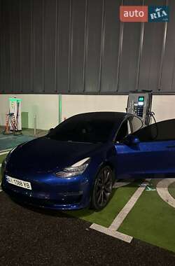 Седан Tesla Model 3 2020 в 