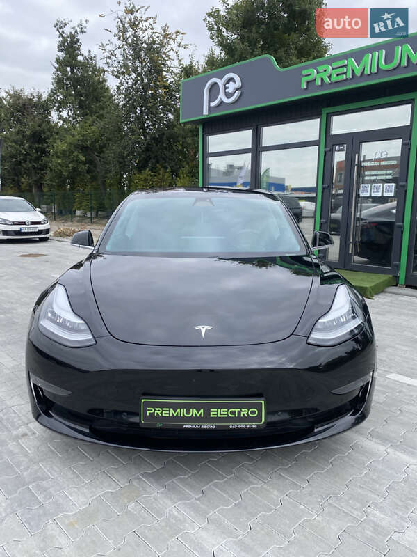 Седан Tesla Model 3 2018 в Києві