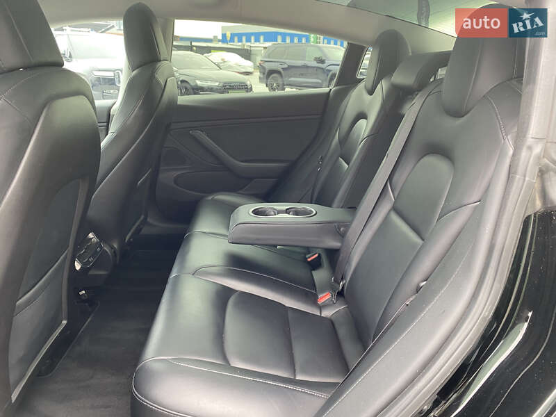 Седан Tesla Model 3 2018 в Києві