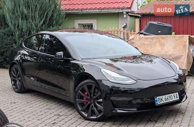 Седан Tesla Model 3 2019 в Рівному