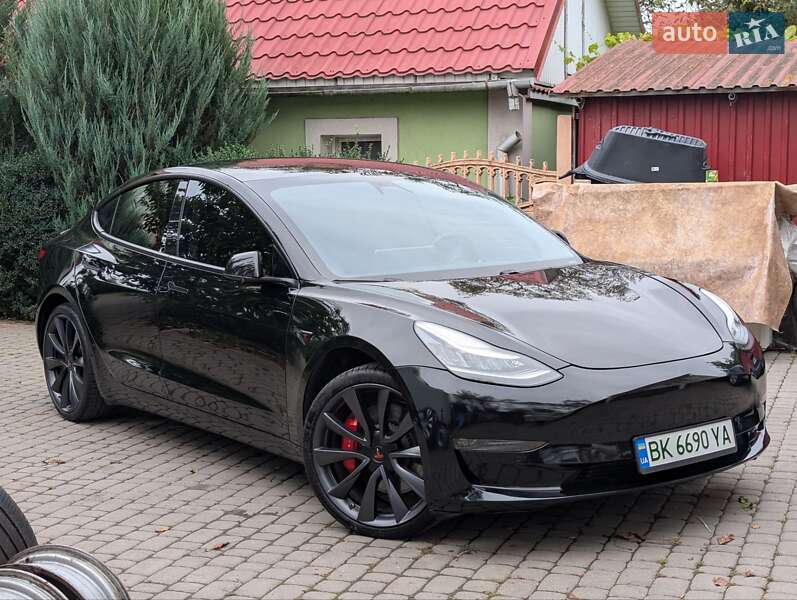 Седан Tesla Model 3 2019 в 