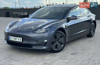 Седан Tesla Model 3 2021 в Киеве