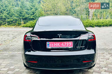 Седан Tesla Model 3 2020 в 