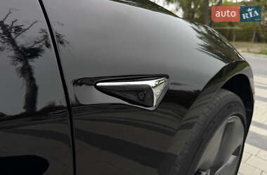Седан Tesla Model 3 2019 в 
