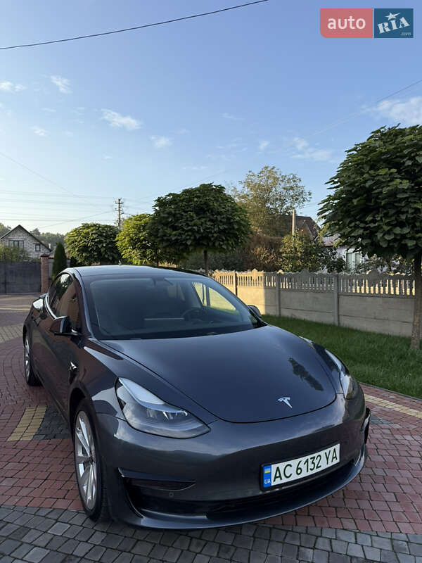 Седан Tesla Model 3 2021 в Луцьку