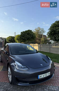 Седан Tesla Model 3 2021 в 