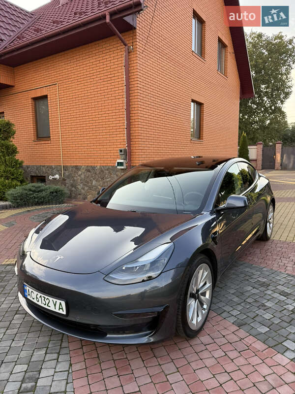 Седан Tesla Model 3 2021 в Луцьку