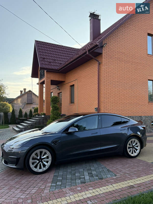 Седан Tesla Model 3 2021 в Луцьку