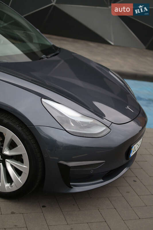 Седан Tesla Model 3 2021 в Луцьку