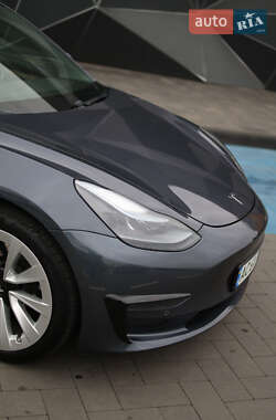 Седан Tesla Model 3 2021 в 