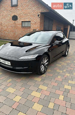 Седан Tesla Model 3 2024 в Нововолынске