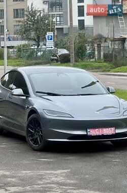 Седан Tesla Model 3 2024 в 
