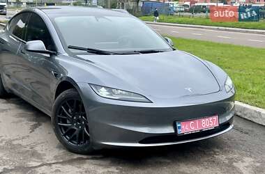 Седан Tesla Model 3 2024 в 