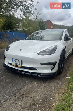 Седан Tesla Model 3 2021 в Дніпрі