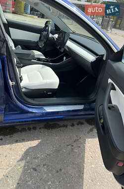 Седан Tesla Model 3 2018 в 