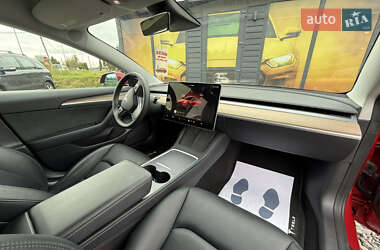 Седан Tesla Model 3 2022 в 