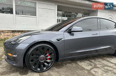 Седан Tesla Model 3 2022 в 