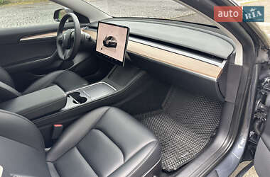 Седан Tesla Model 3 2022 в 