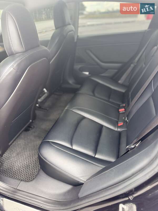 Седан Tesla Model 3 2018 в Дніпрі