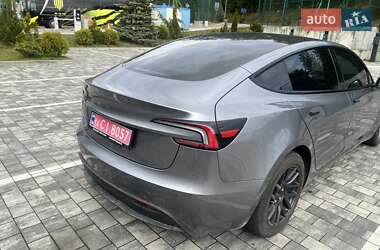 Седан Tesla Model 3 2024 в 