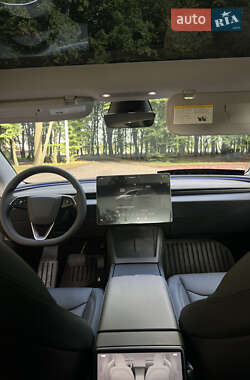 Седан Tesla Model 3 2024 в 
