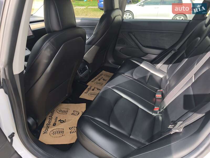 Седан Tesla Model 3 2019 в Стрые