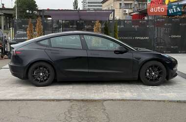 Седан Tesla Model 3 2021 в 