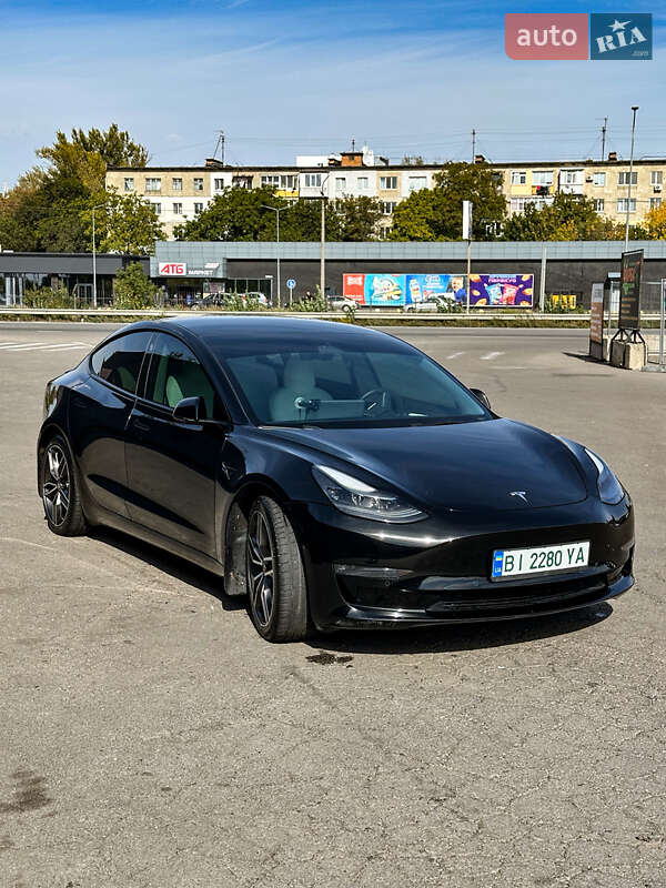 Седан Tesla Model 3 2021 в Полтаве