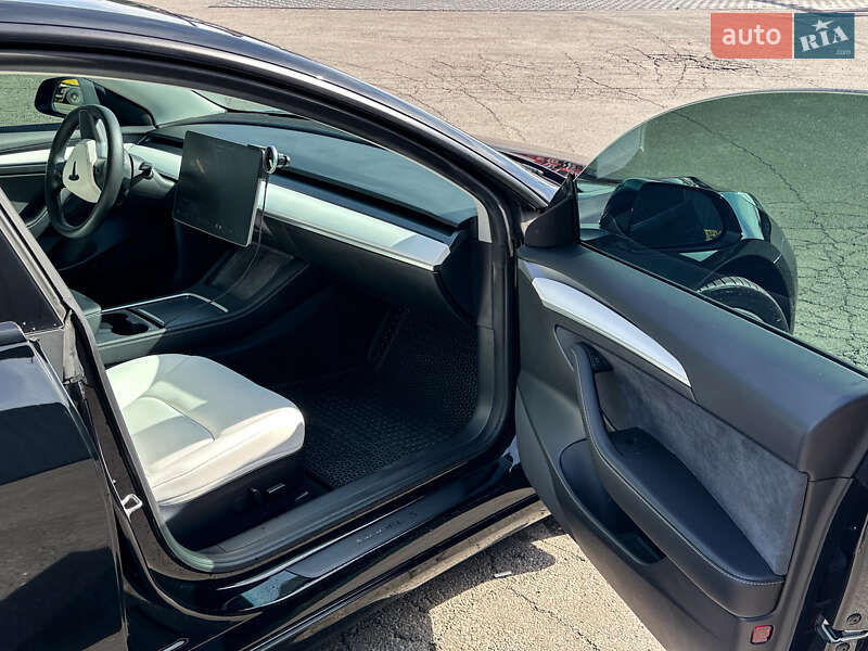 Седан Tesla Model 3 2021 в Полтаве