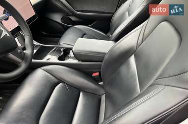Седан Tesla Model 3 2019 в 