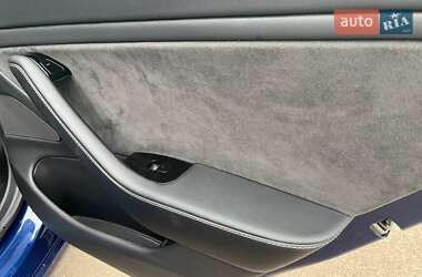 Седан Tesla Model 3 2019 в 