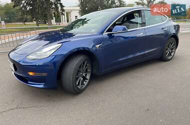 Седан Tesla Model 3 2019 в 