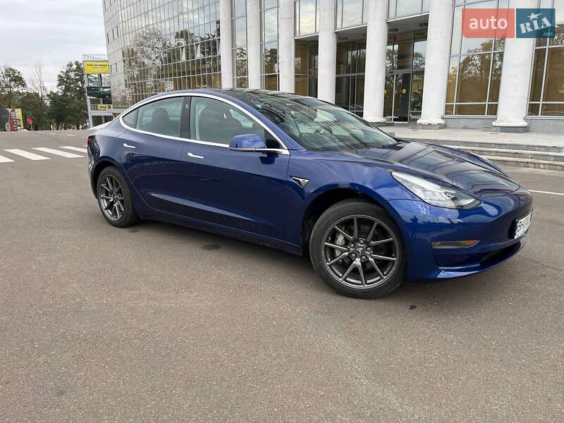 Tesla Model 3 2019