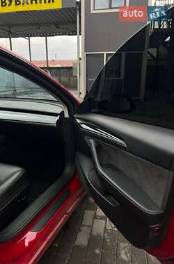 Седан Tesla Model 3 2022 в 