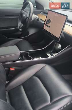 Седан Tesla Model 3 2018 в 