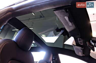 Седан Tesla Model 3 2023 в 