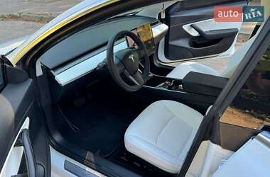 Седан Tesla Model 3 2019 в 